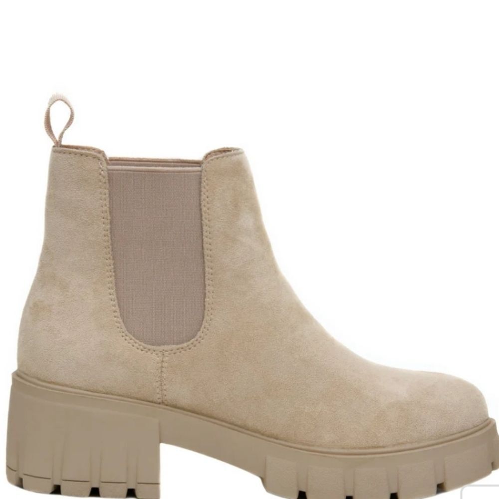 Cushionaire Sasha Chelsea Boot- Taupe Suede